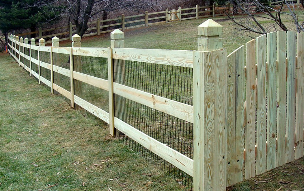 2-POST & RAIL - 3 Rail Ranch Rail Fence with Mesh & Gate