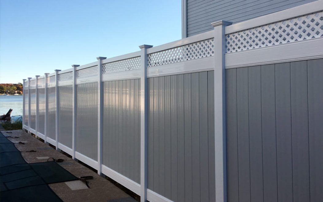 20 Privacy - 6 foot 2 tone privacy fence in white and dove gray vinyl with white lattice on top