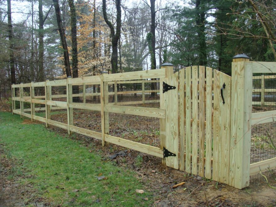 3 Rail Ranch Rail Fence with Mesh & Gate 3