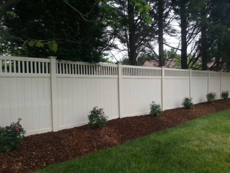 6 foot white vinyl closed spindle top privacy fence 4