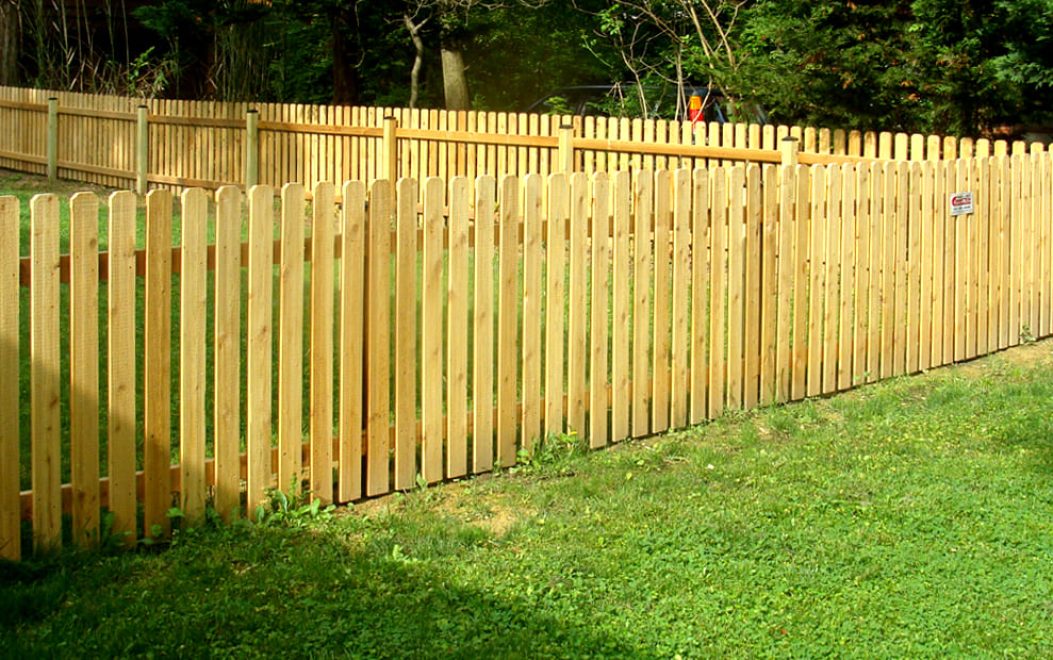 9-PICKETS - Wood Picket Fence with Dog Earred Pickets