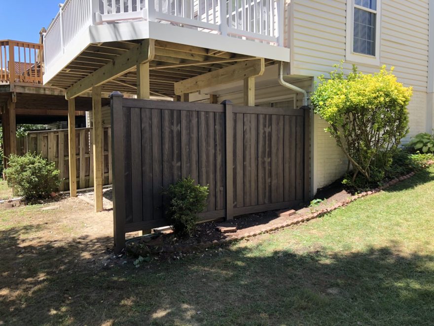 Simtek Ashland Black Oak Privacy Fence