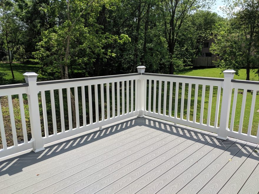 Trex Select Pebble Gray Deck Boards with White Lincoln Vinyl Railing with matching cocktail rail in Annapolis MD