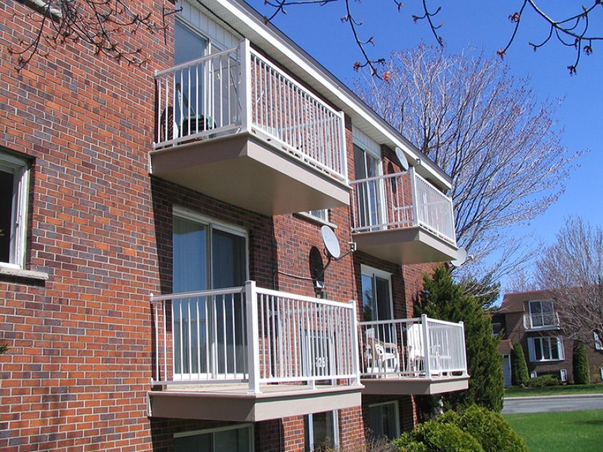 White Aluminum Balcony Renovation