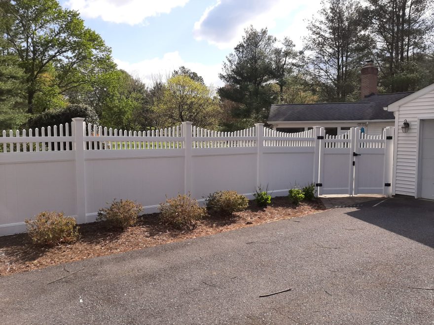 White Tongue and Groove Vinyl Fence with Open Spindle Scalloped Topper and Double Walk Gate