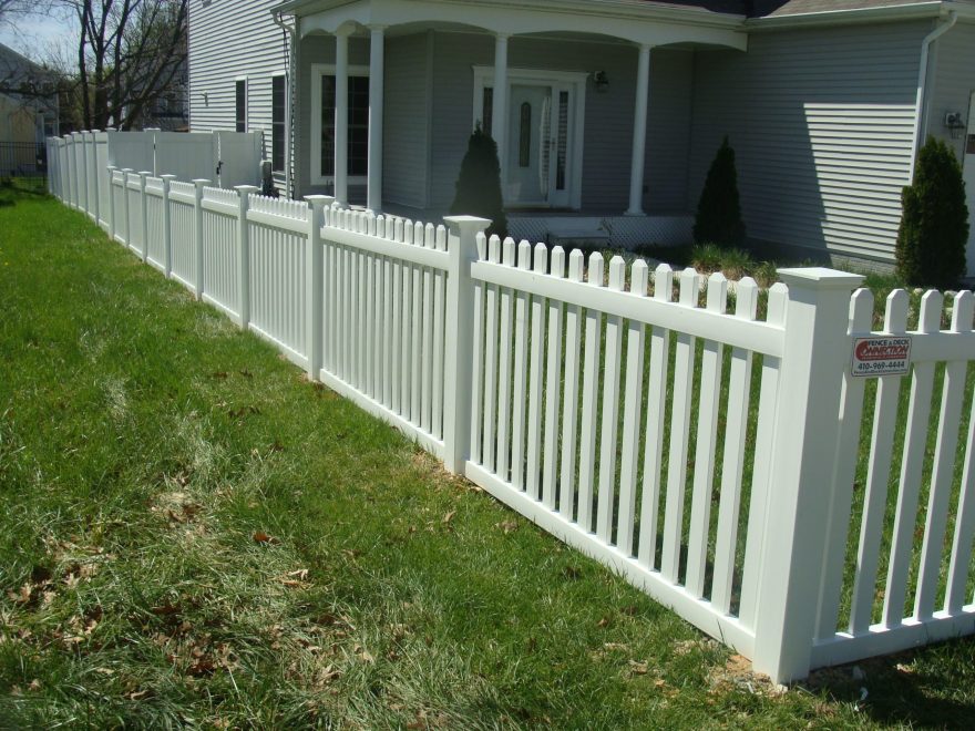 White vinyl contemporary picket fence